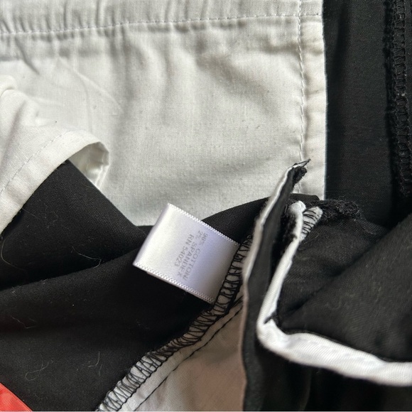 Banana Republic Mid Rise Hamptons Sateen Shorts - Picture 7 of 7